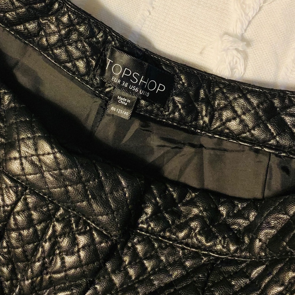 Topshop Quilted Black Shorts - Picture 9 of 10